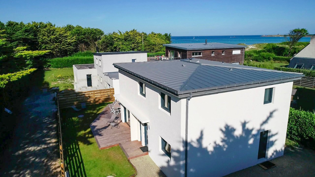 MAISON RECENTE AU DOSSEN EN BORD DE MER 2